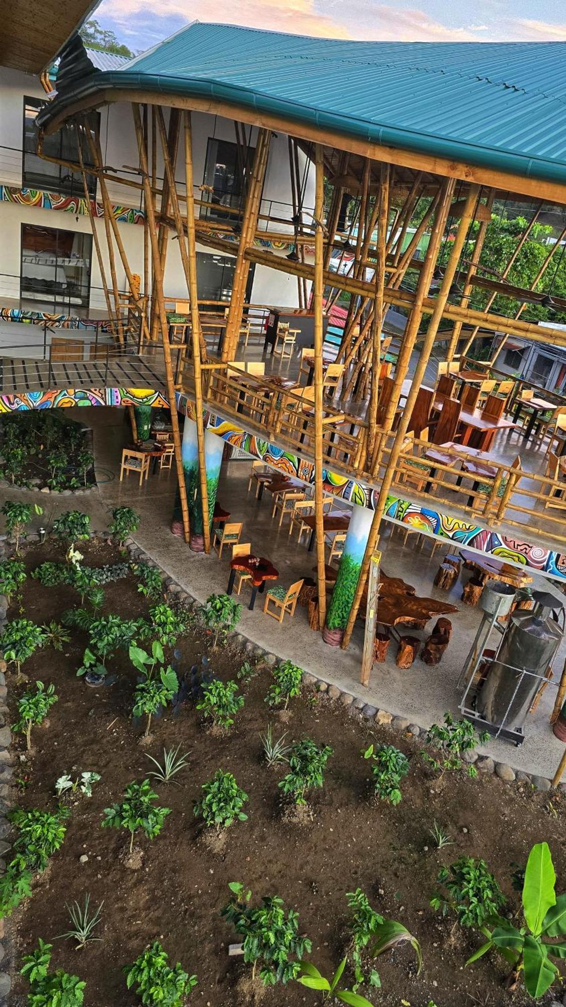 Bonding Coffee Roaster Cafe & Hotel Quepos Extérieur photo
