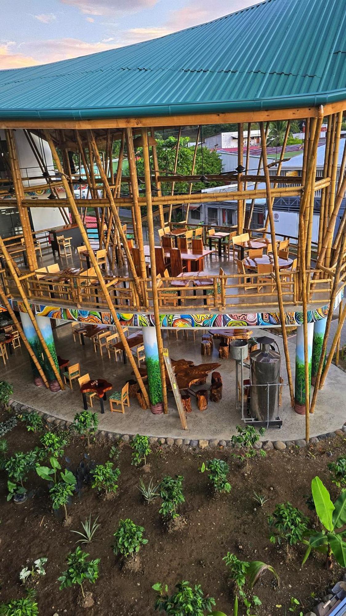 Bonding Coffee Roaster Cafe & Hotel Quepos Extérieur photo