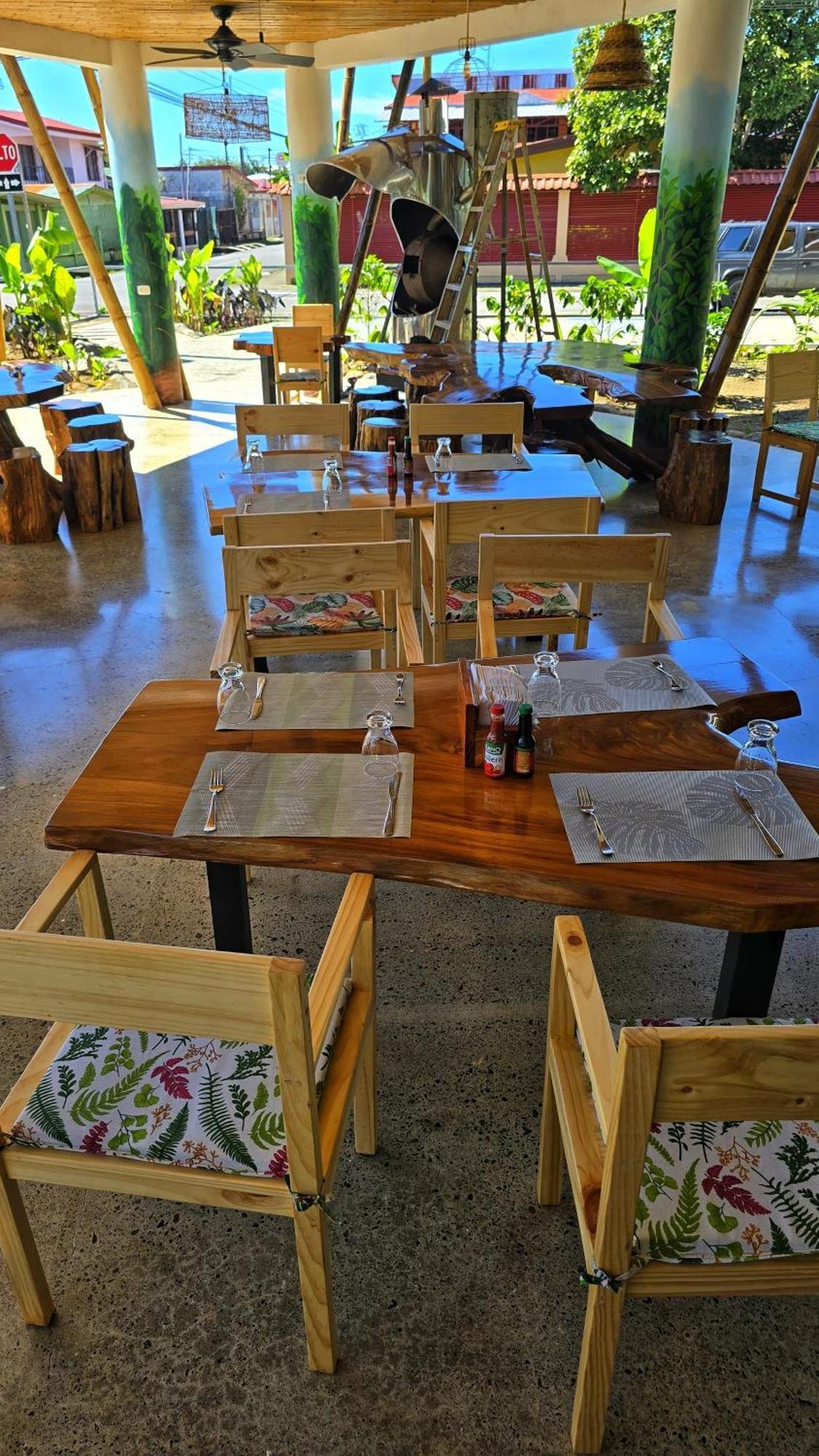 Bonding Coffee Roaster Cafe & Hotel Quepos Extérieur photo