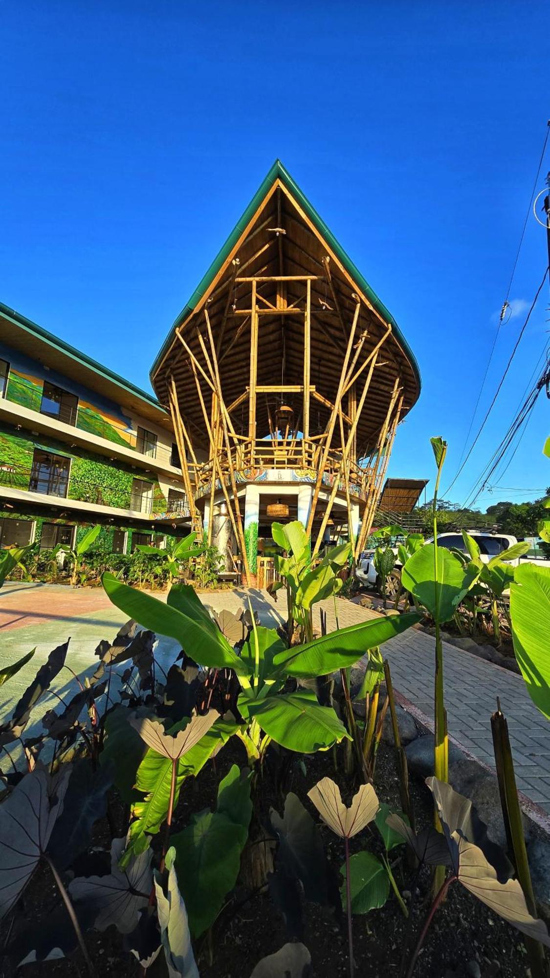 Bonding Coffee Roaster Cafe & Hotel Quepos Extérieur photo