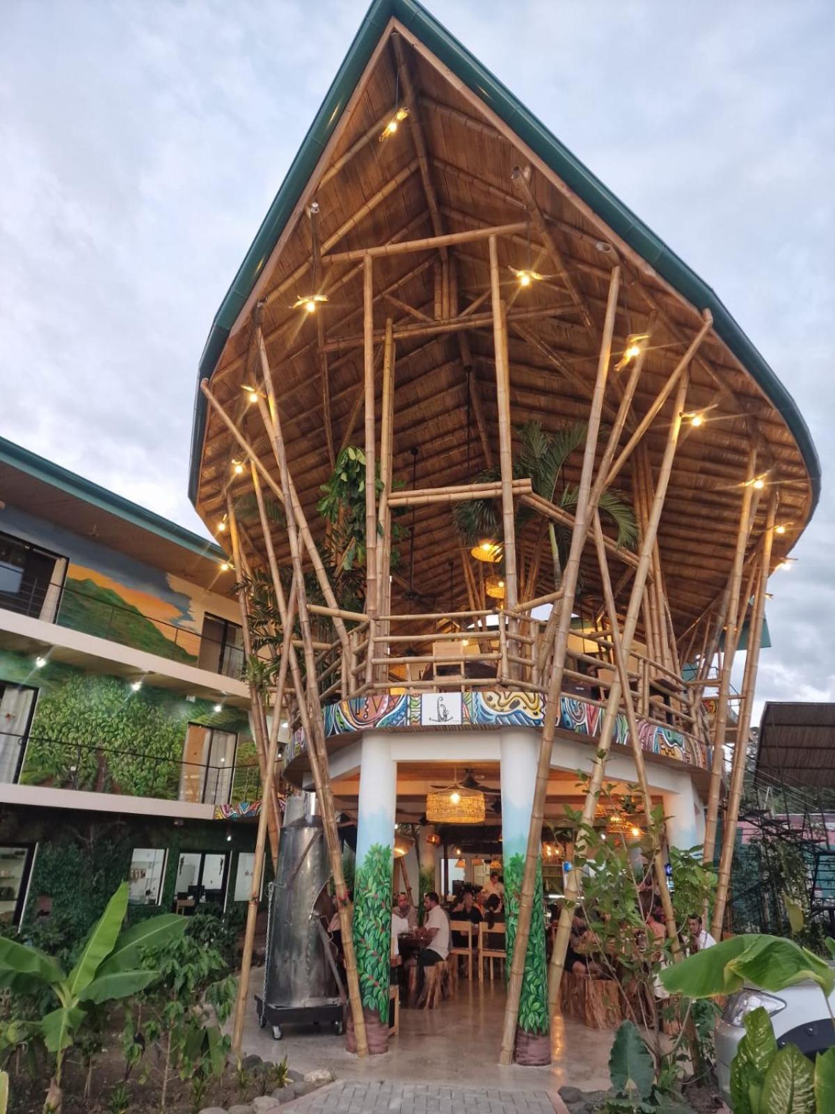 Bonding Coffee Roaster Cafe & Hotel Quepos Extérieur photo