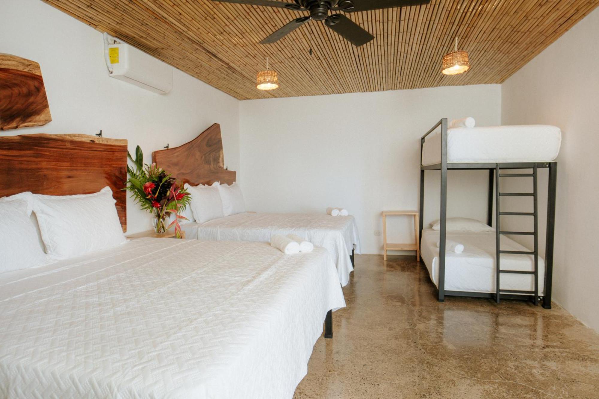 Bonding Coffee Roaster Cafe & Hotel Quepos Extérieur photo