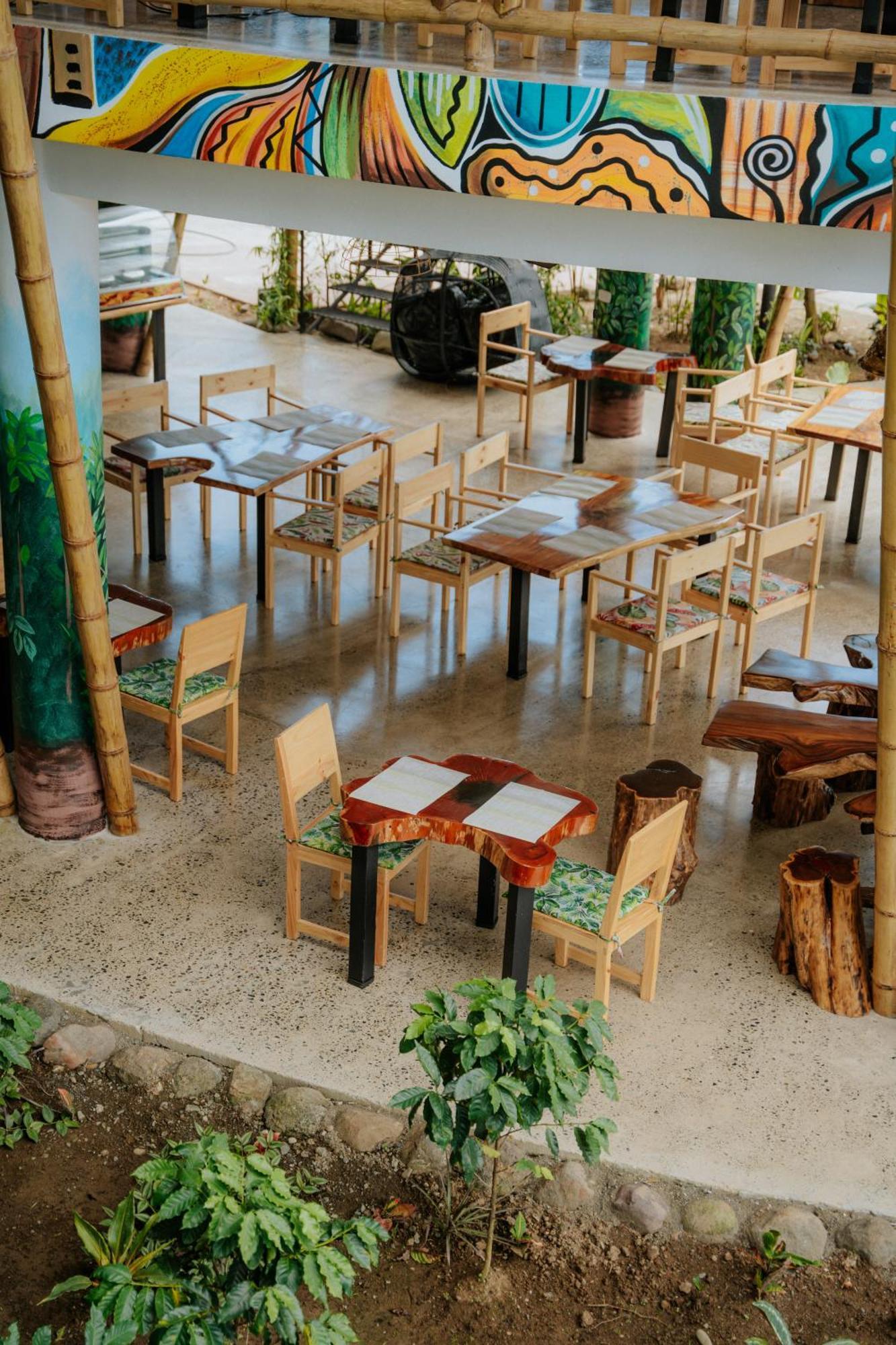 Bonding Coffee Roaster Cafe & Hotel Quepos Extérieur photo